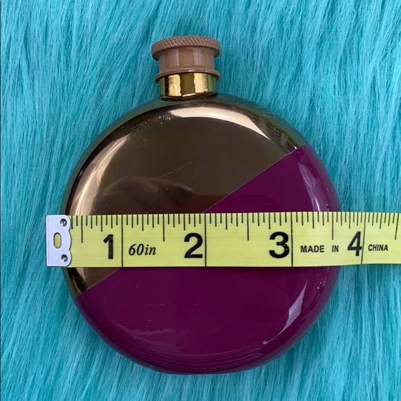 Floor 9 Drink Up Flask and Bag - Picture 12 of 12